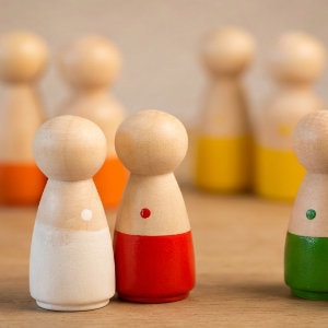 Systemisches Einzelcoaching und Figurenaufstellung – Stephanie Diehl – Praxis für systemische Beratung und Begleitung | Originalfoto: ©Stephanie Diehl, bearbeitet mit Adobe Firefly (Lizenziert durch nane charrad | gesaltung)